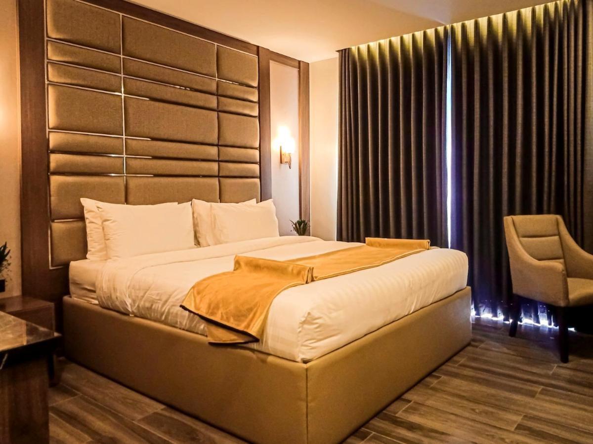 El Vistra Hotel אנגלס מראה חיצוני תמונה